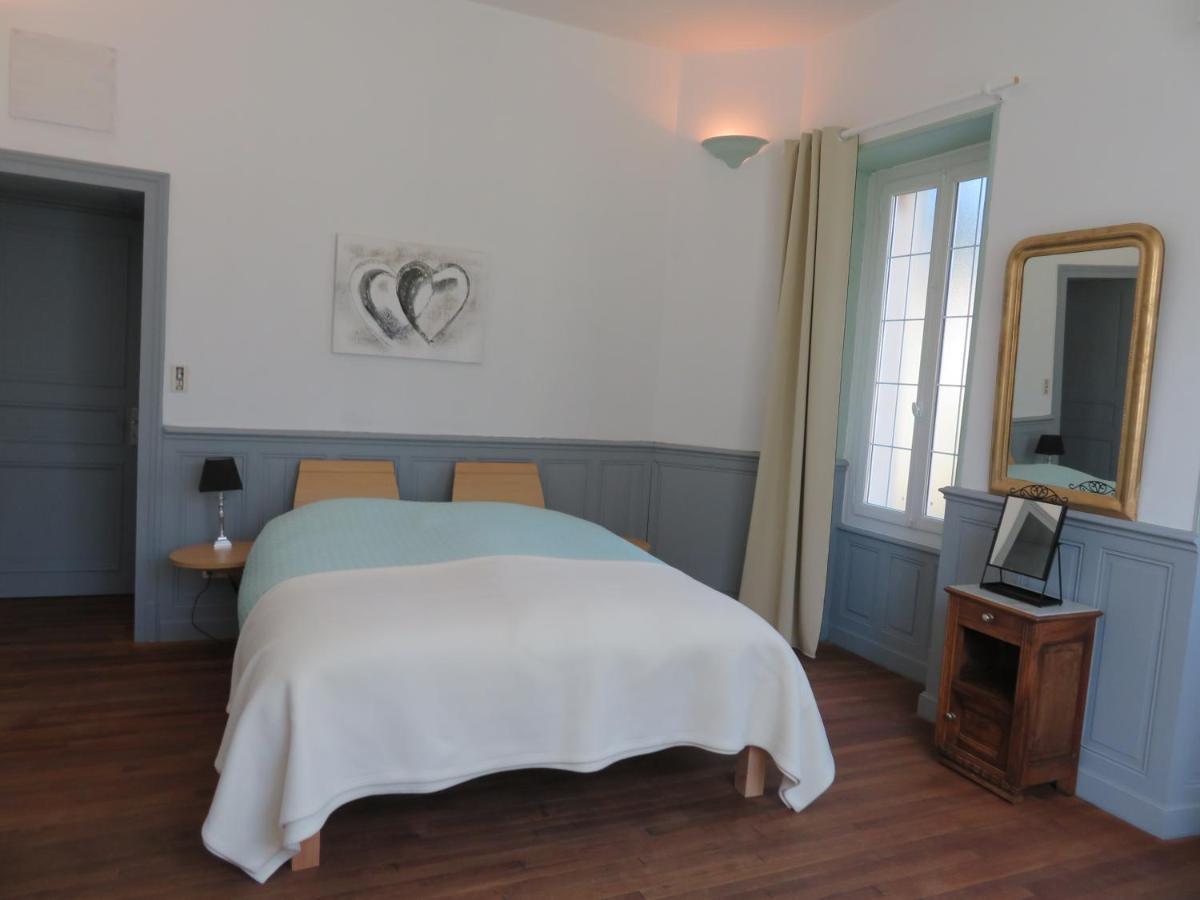 Chambres D'Hotes Chateau De Viviez Exterior photo